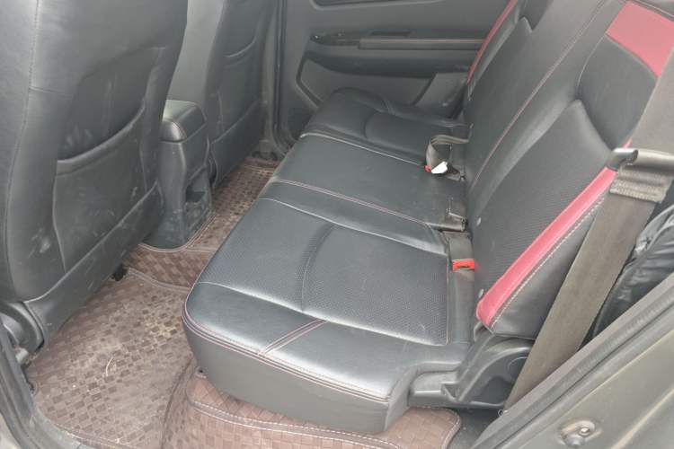 Used HYOSOW S3 2014 1.5L Comfort Version China IV Emission Standard Left Rear Seat