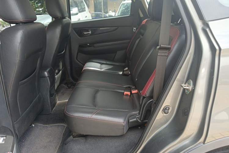 Used HYOSOW S3 2014 1.5L Comfort Version China IV Emission Standard Left Rear Seat