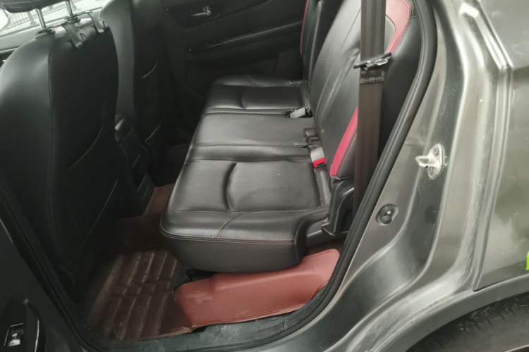 Used HYOSOW S3 2014 1.5L Luxury Version China IV Emission Standard Left Rear Seat