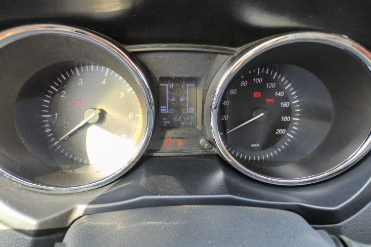 Used HYOSOW S3 2014 1.5L Comfort Version China IV Emission Standard Odometer Close Up