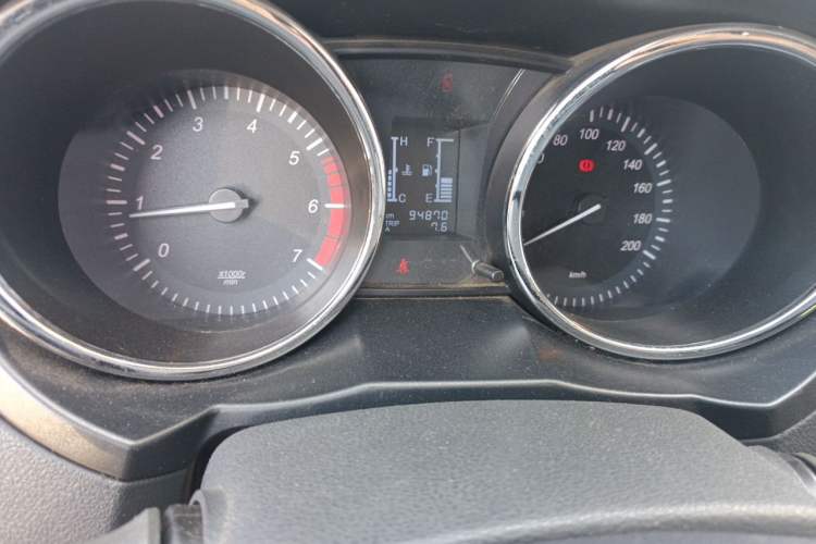 Used HYOSOW S3 2014 1.5L Comfort Version China IV Emission Standard Odometer Close Up