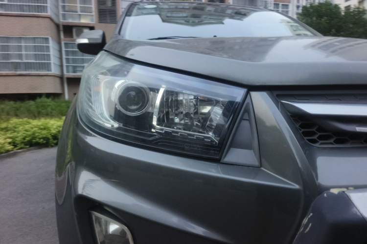 Used HYOSOW S3 2014 1.5L Luxury Version China IV Emission Standard Right Front Headlight