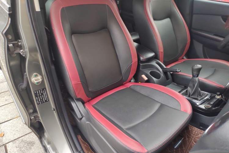 Used HYOSOW S3 2014 1.5L Luxury Version China IV Emission Standard Right Front Seat