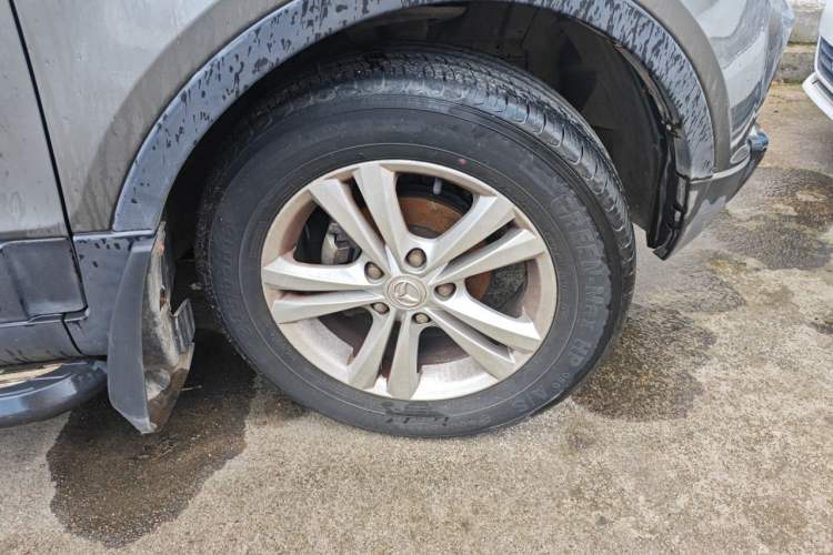 Used HYOSOW S3 2014 1.5L Luxury Version China IV Emission Standard Right Front Wheel Hub