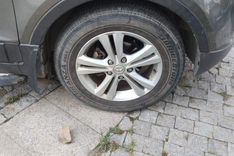 Used HYOSOW S3 2014 1.5L Comfort Version China IV Emission Standard Right Front Wheel Hub