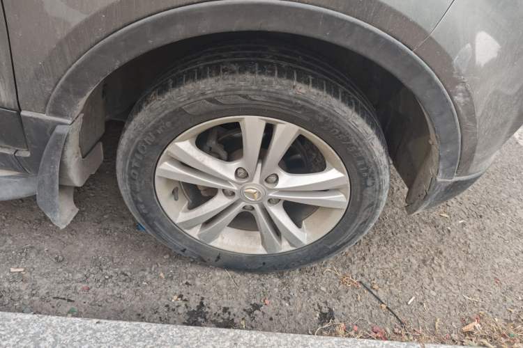 Used HYOSOW S3 2014 1.5L Comfort Version China IV Emission Standard Right Front Wheel Hub