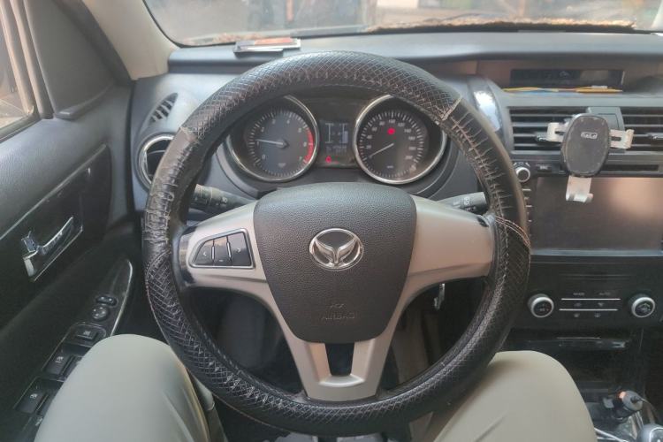 Used HYOSOW S3 2014 1.5L Luxury Version China IV Emission Standard Steering Wheel