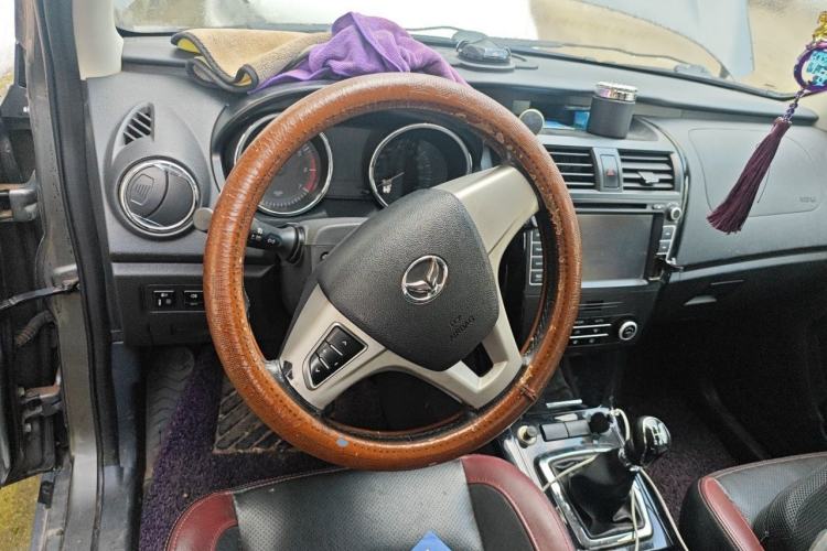 Used HYOSOW S3 2014 1.5L Luxury Version China IV Emission Standard Steering Wheel