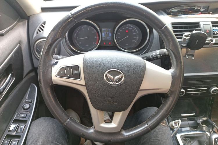Used HYOSOW S3 2014 1.5L Luxury Version China IV Emission Standard Steering Wheel