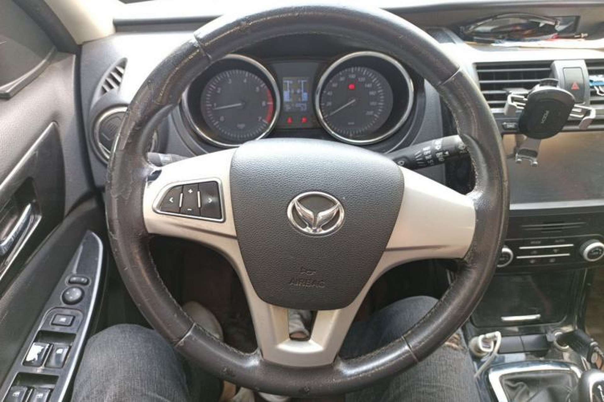 Used HYOSOW S3 2014 1.5L Luxury Version China IV Emission Standard Steering Wheel