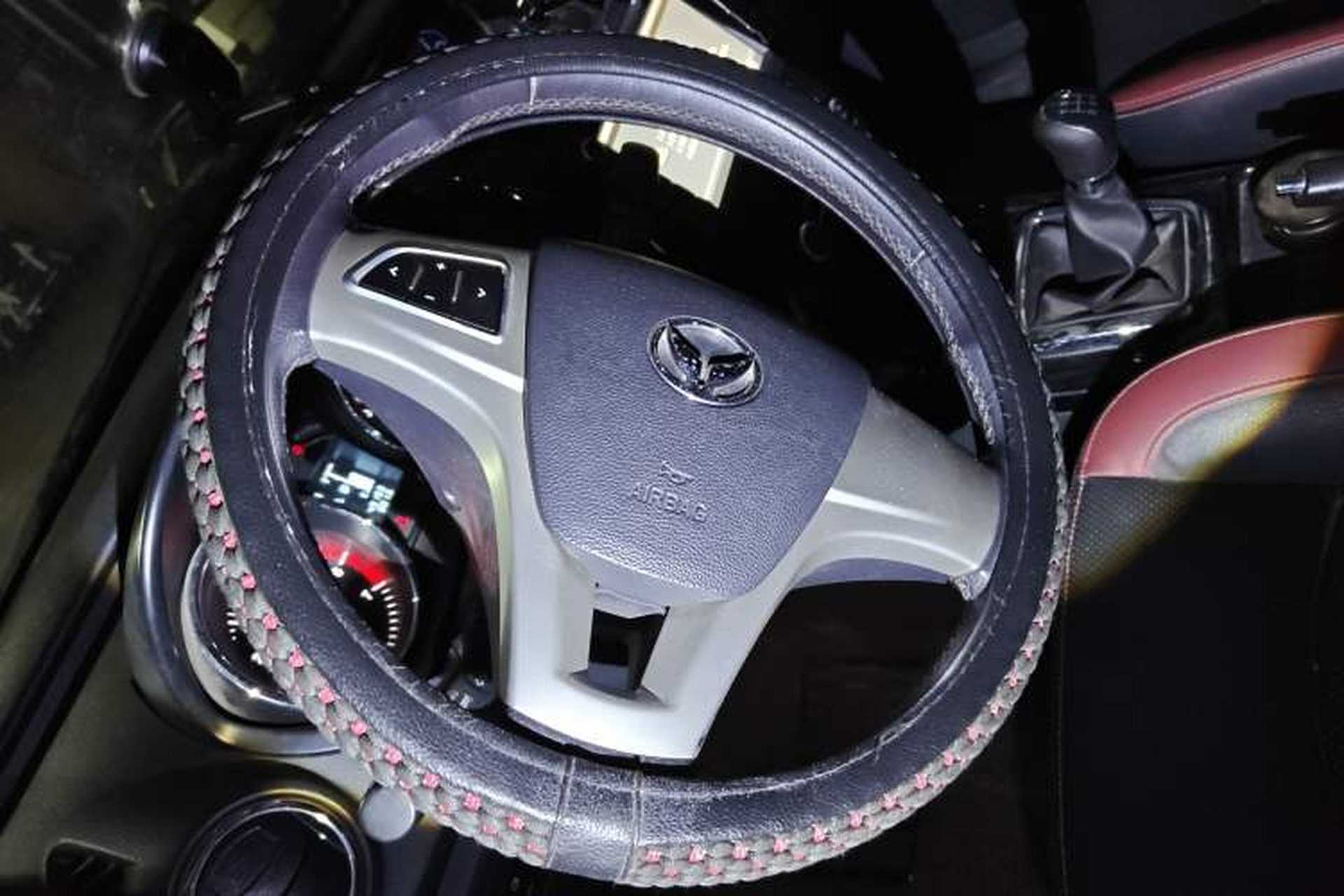 Used HYOSOW S3 2014 1.5L Luxury Version China IV Emission Standard Steering Wheel