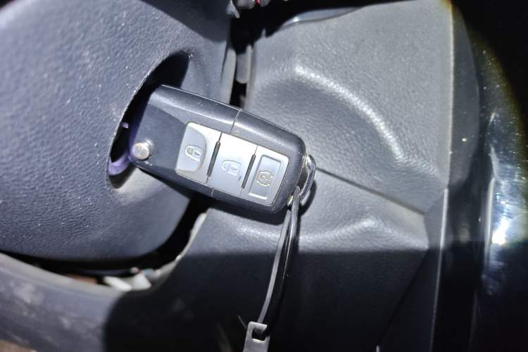 Used HYOSOW S3 2014 1.5L Luxury Version China IV Emission Standard Vehicle Key
