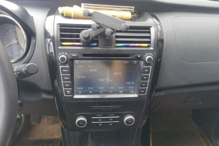 Used HYOSOW S3 2014 1.5L Luxury Version China IV Emission Standard Audio And AC Panel