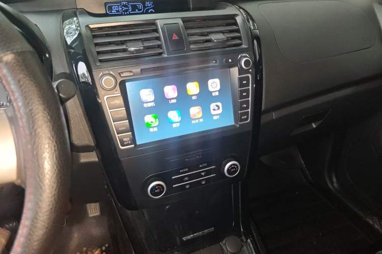 Used HYOSOW S3 2014 1.5L Luxury Version China IV Emission Standard Audio And AC Panel