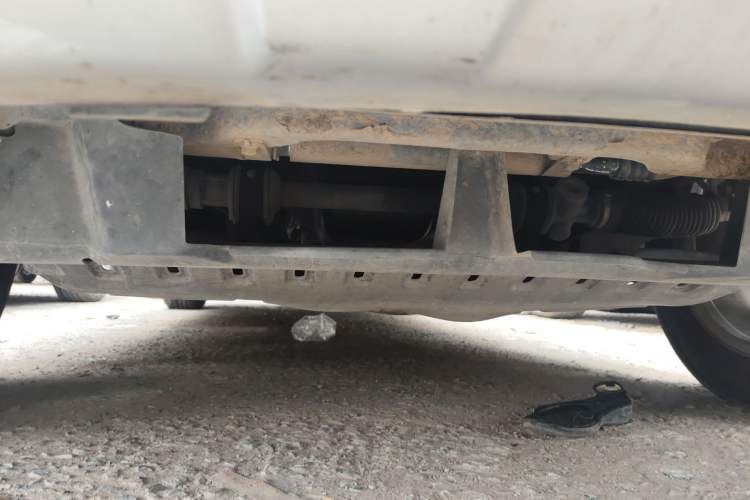 Used HYOSOW S3 2014 1.5L Comfort Version China IV Emission Standard Chassis Front
