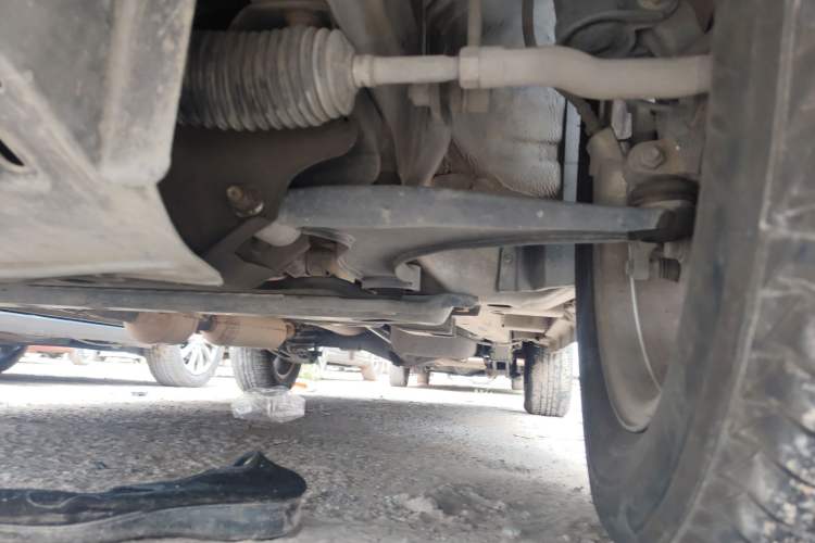 Used HYOSOW S3 2014 1.5L Comfort Version China IV Emission Standard Chassis Front Left