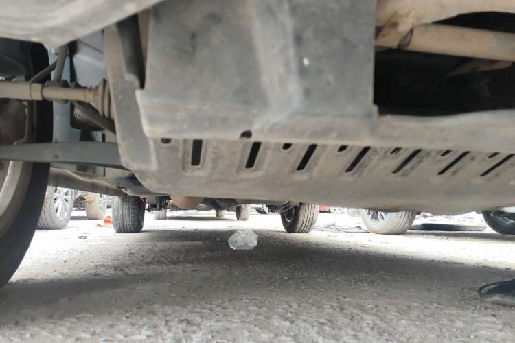 Used HYOSOW S3 2014 1.5L Comfort Version China IV Emission Standard Chassis Front Right