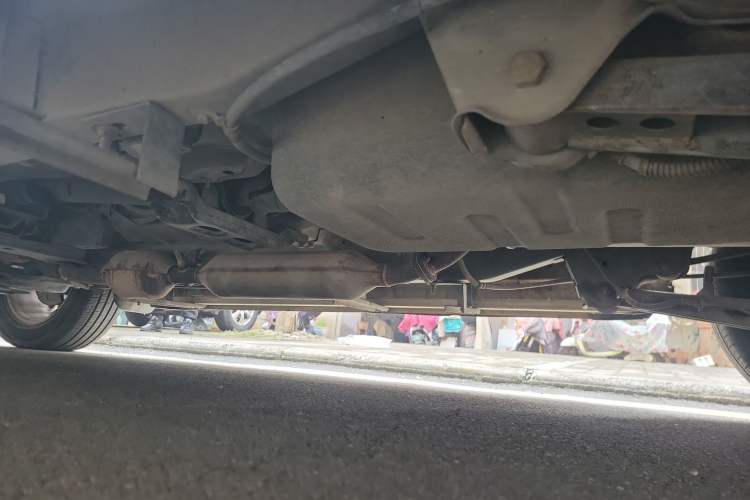 Used HYOSOW S3 2014 1.5L Comfort Version China IV Emission Standard Chassis Rear Left