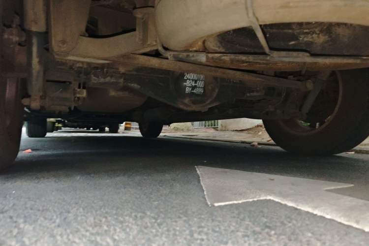 Used HYOSOW S3 2014 1.5L Luxury Version China IV Emission Standard Chassis Rear Left