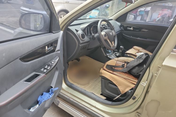 Used HYOSOW S3 2014 1.5L Comfort Version China IV Emission Standard Driver Seat