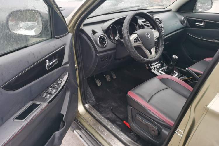 Used HYOSOW S3 2014 1.5L Luxury Version China IV Emission Standard Driver Seat