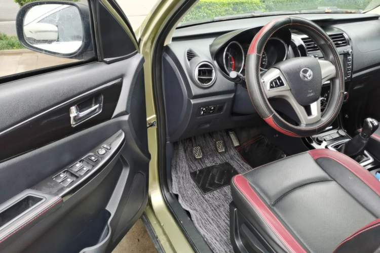 Used HYOSOW S3 2014 1.5L Comfort Version China IV Emission Standard Driver Seat