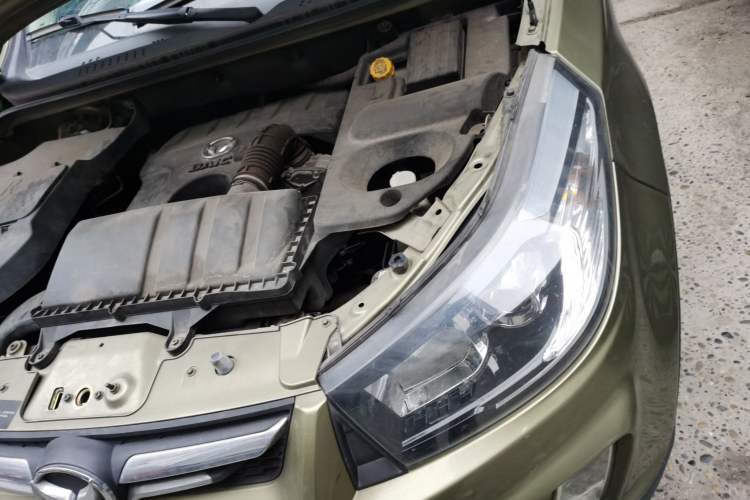 Used HYOSOW S3 2014 1.5L Luxury Version China IV Emission Standard Engine Bay Left
