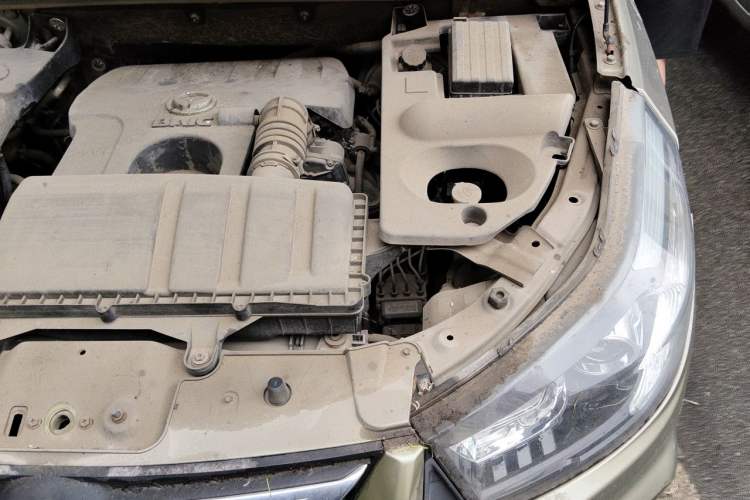 Used HYOSOW S3 2014 1.5L Comfort Version China IV Emission Standard Engine Bay Left
