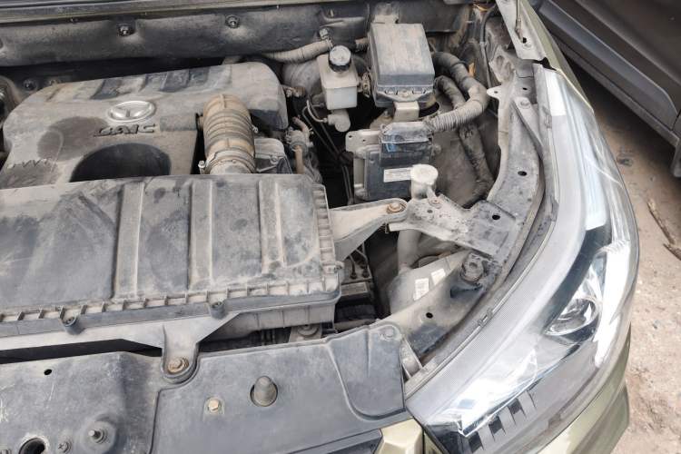 Used HYOSOW S3 2014 1.5L Comfort Version China IV Emission Standard Engine Bay Left
