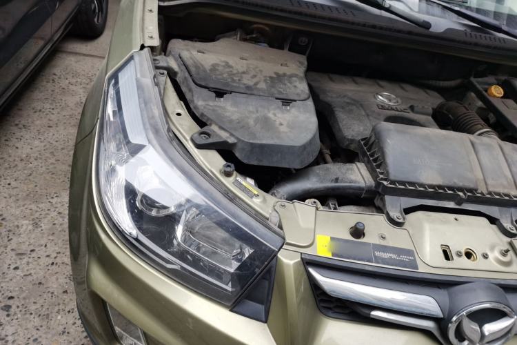 Used HYOSOW S3 2014 1.5L Luxury Version China IV Emission Standard Engine Bay Right