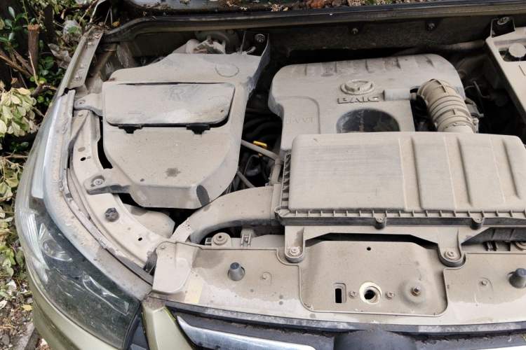 Used HYOSOW S3 2014 1.5L Comfort Version China IV Emission Standard Engine Bay Right