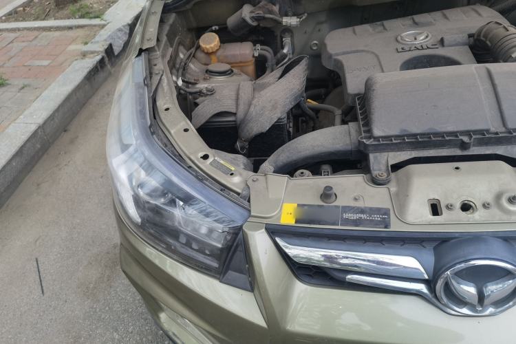 Used HYOSOW S3 2014 1.5L Luxury Version China IV Emission Standard Engine Bay Right