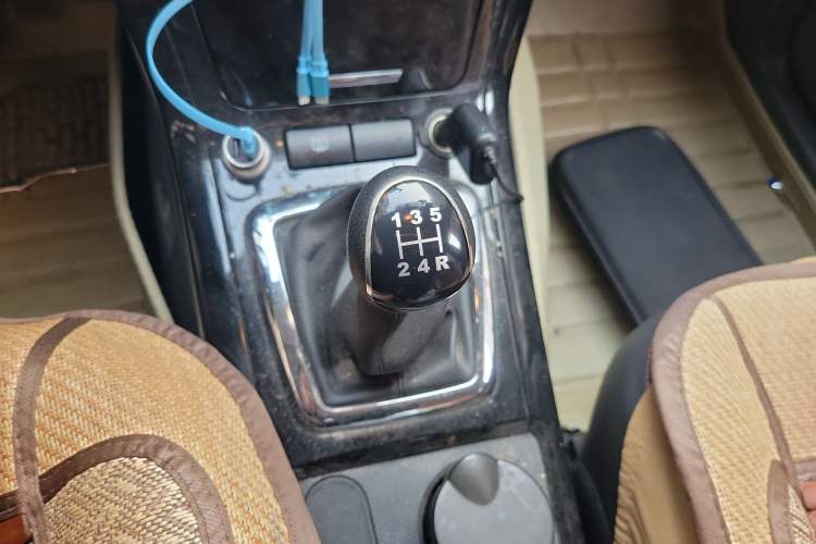 Used HYOSOW S3 2014 1.5L Comfort Version China IV Emission Standard Gear Lever