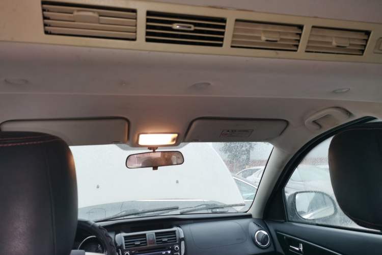 Used HYOSOW S3 2014 1.5L Luxury Version China IV Emission Standard Headliner