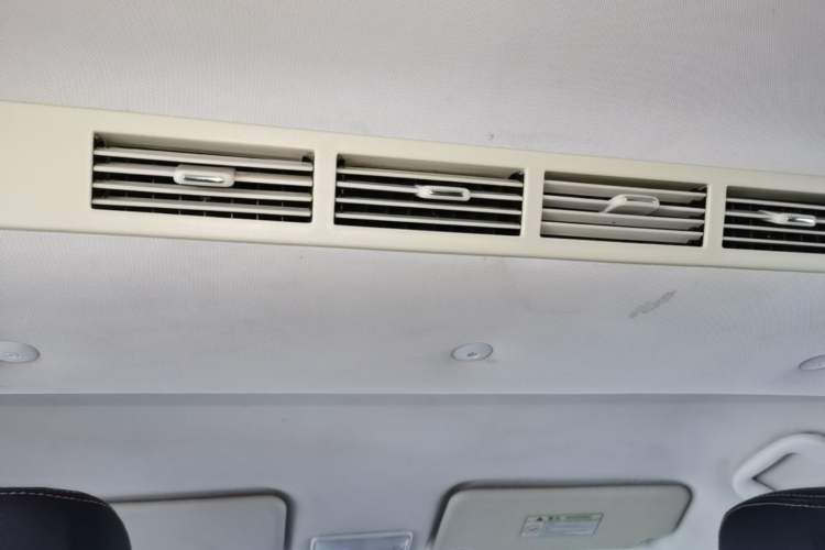 Used HYOSOW S3 2014 1.5L Comfort Version China IV Emission Standard Headliner