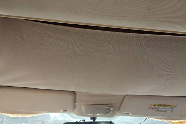 Used HYOSOW S3 2014 1.5L Luxury Version China IV Emission Standard Headliner