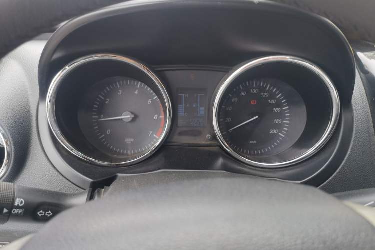 Used HYOSOW S3 2014 1.5L Luxury Version China IV Emission Standard Instrument Cluster