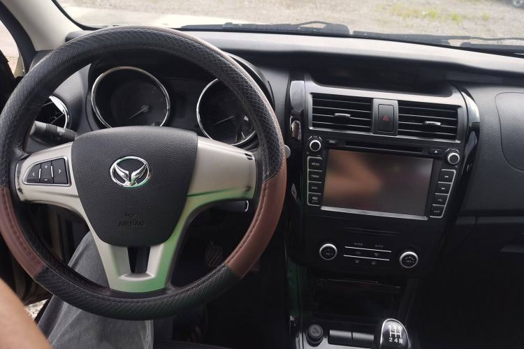Used HYOSOW S3 2014 1.5L Luxury Version China IV Emission Standard Interior 3