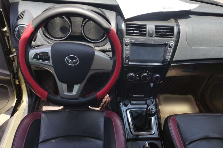 Used HYOSOW S3 2014 1.5L Comfort Version China IV Emission Standard Interior 3