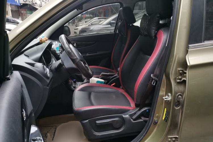 Used HYOSOW S3 2014 1.5L Luxury Version China IV Emission Standard Left Front Seat