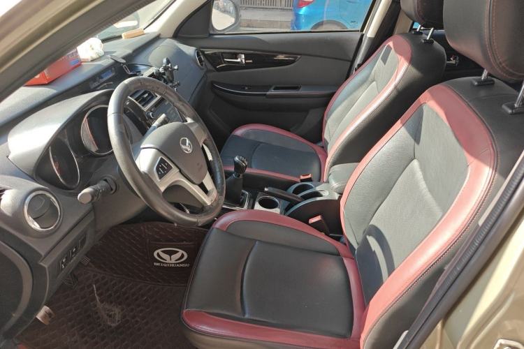 Used HYOSOW S3 2014 1.5L Luxury Version China IV Emission Standard Left Front Seat