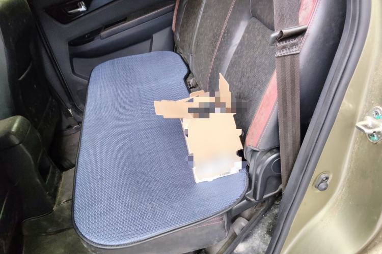 Used HYOSOW S3 2014 1.5L Comfort Version China IV Emission Standard Left Rear Seat
