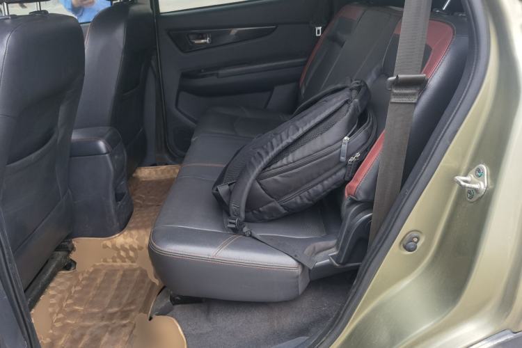 Used HYOSOW S3 2014 1.5L Luxury Version China IV Emission Standard Left Rear Seat