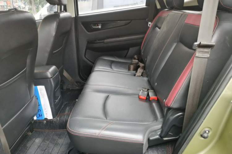 Used HYOSOW S3 2014 1.5L Comfort Version China IV Emission Standard Left Rear Seat