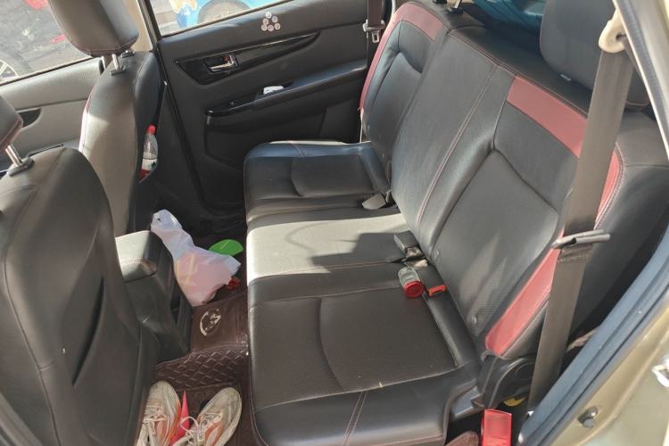 Used HYOSOW S3 2014 1.5L Luxury Version China IV Emission Standard Left Rear Seat