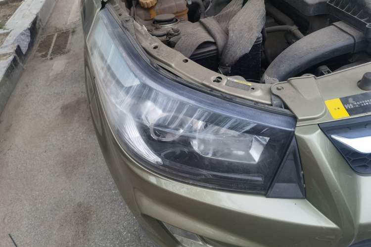 Used HYOSOW S3 2014 1.5L Luxury Version China IV Emission Standard Right Front Headlight