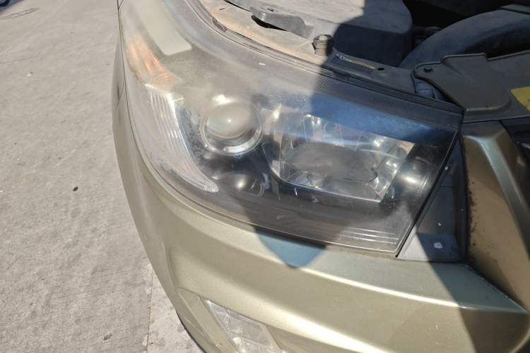 Used HYOSOW S3 2014 1.5L Luxury Version China IV Emission Standard Right Front Headlight