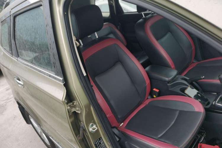 Used HYOSOW S3 2014 1.5L Luxury Version China IV Emission Standard Right Front Seat