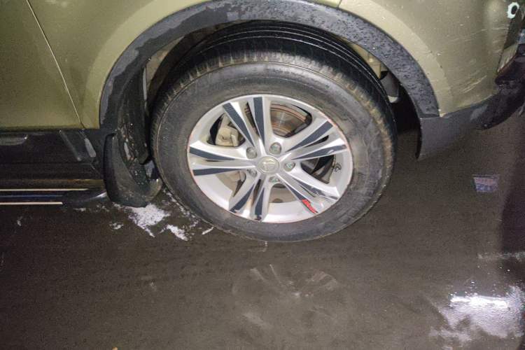 Used HYOSOW S3 2014 1.5L Comfort Version China IV Emission Standard Right Front Wheel Hub