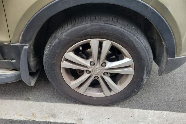 Used HYOSOW S3 2014 1.5L Comfort Version China IV Emission Standard Right Front Wheel Hub